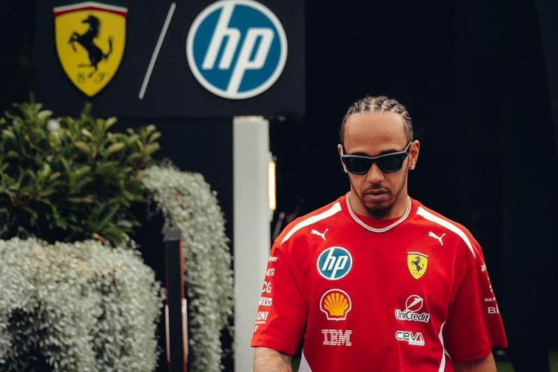 Lewis Hamilton au volant de sa Ferrari pendant la course de Zandvoort.