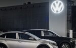 Oliver Blume, directeur général de Volkswagen, s'adresse aux salariés du site de Wolfsburg.