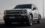 Des véhicules neufs exposés sur le marché automobile philippin.