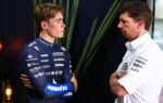 Luke Browning au volant de la Williams FW48 pendant une séance d’essais libres.