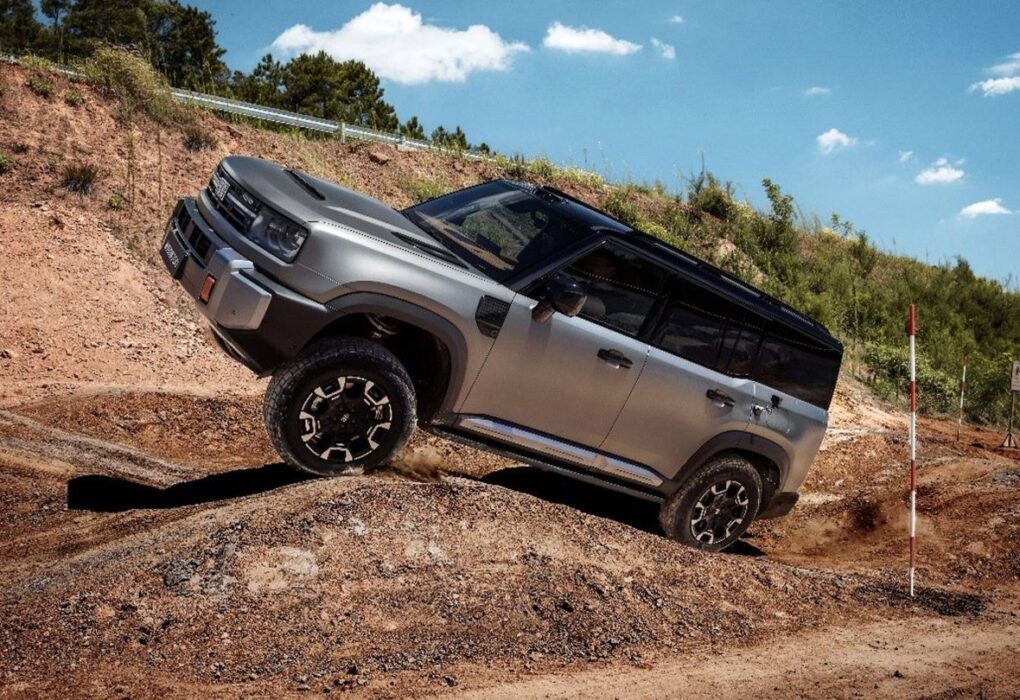 Le Geely Zhanjian 700 équipé des nouvelles technologies tout-terrain électrifiées du constructeur.