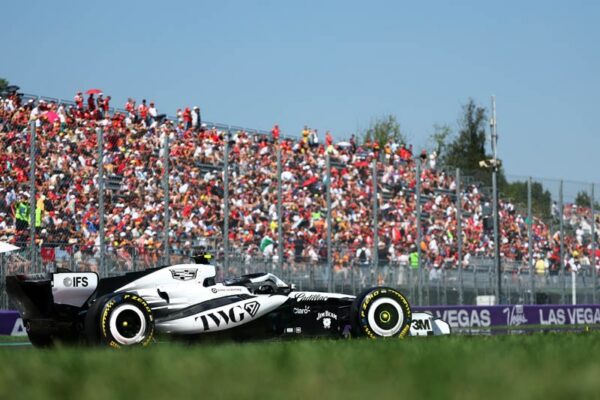 Une Cadillac MAC-26 en piste pendant les essais libres du Grand Prix d'Italie.