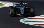 Les monoplaces Mercedes de Kimi Antonelli et George Russell en piste à Monza.