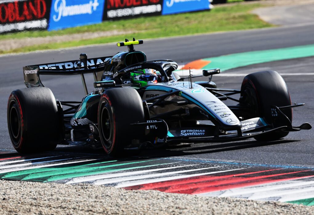 Kimi Antonelli au volant de sa Mercedes lors de sa victoire à Monza.