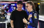 Robin Raikkonen assis dans la monoplace de Max Verstappen au sein du garage Red Bull à Monza.