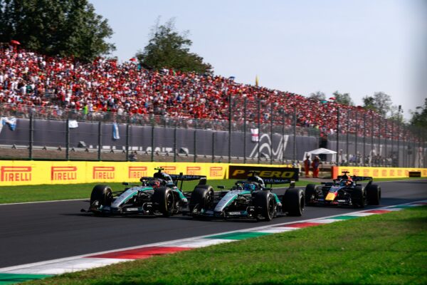 Kimi Antonelli au volant de sa Mercedes pendant le Grand Prix d’Italie 2026 à Monza.