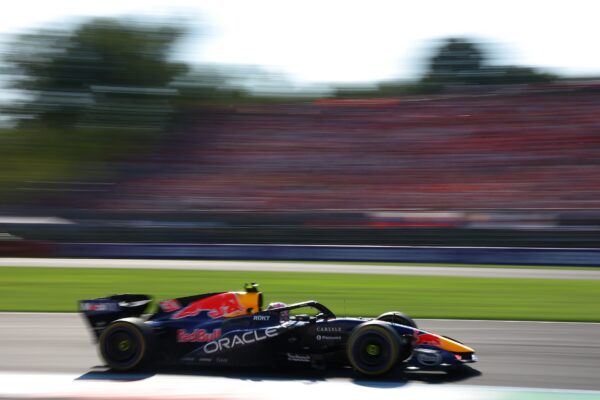 Liam Lawson au volant de la Red Bull qu’il pilotera à Madrid en remplacement d’Isack Hadjar.