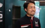 Une monoplace Aston Martin propulsée par Honda roule sur le circuit de Monza.