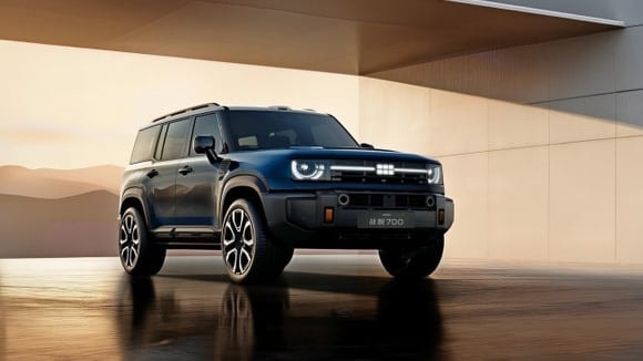 Le moteur B20 de Horse Powertrain est un quatre-cylindres turbo de 2,0 litres qui peut continuer à tourner après une immersion à 1,10 mètre de profondeur grâce à une certification IPX8. © Geely