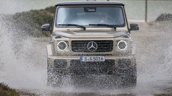 Le Classe G actuel peut franchir des gués de 70 cm en version thermique et 85 cm en électrique. © Mercedes