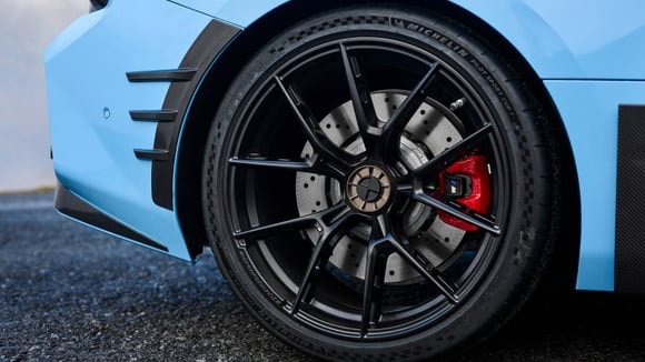 La loi Ripost permet aux préfets de sévir en cas de rassemblement de véhicules non autorisé © BMW