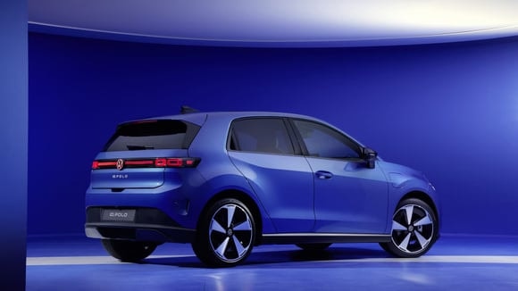 La Volkswagen Polo reste très compacte, mais bien plus habitable qu'une Renault 5. Et elle offre un coffre bien plus généreux. © dr