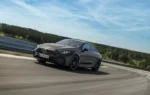 La Mercedes-AMG CLA 45 4MATIC+ électrique, une berline sportive développant 680 ch.