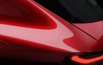 Vue partielle de la poupe du futur SUV compact Alfa Romeo encore dissimulé.