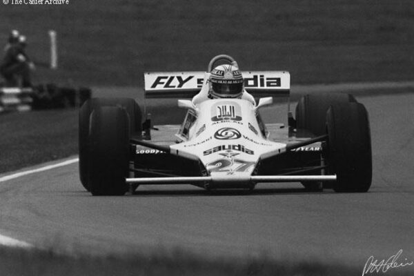 La Williams FW48 blanche, verte et bleu marine dévoilée pour le Grand Prix d’Espagne à Madrid.