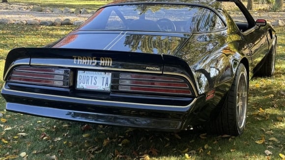 L'une des Pontiac Trans Am liée à Burt Reynolds fut vendue des décennies plus tard aux enchères pour 450 000 dollars. © Xacata