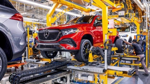 Suivant l'évolution de la législation, Mercedes pourrait être contraint de quitter les Etats-Unis alors que la marque y produit des voitures sur place. © Mercedes