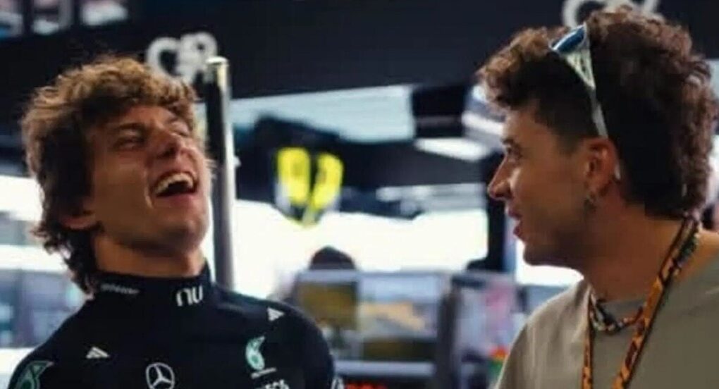 Marco Bezzecchi et Kimi Antonelli réunis dans le garage Mercedes lors du week-end de Monza.