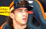 Pedro Acosta en piste au guidon de la KTM RC16 en MotoGP.