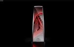 Le trophée Pininfarina en aluminium avec le tracé rouge du circuit de Misano sur sa face avant.