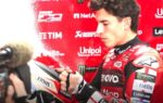 Marc Marquez dans le garage Ducati pendant un week-end de MotoGP.