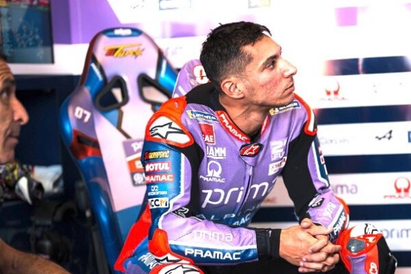 Toprak Razgatlioglu au guidon de sa Yamaha MotoGP sur le circuit de Misano.