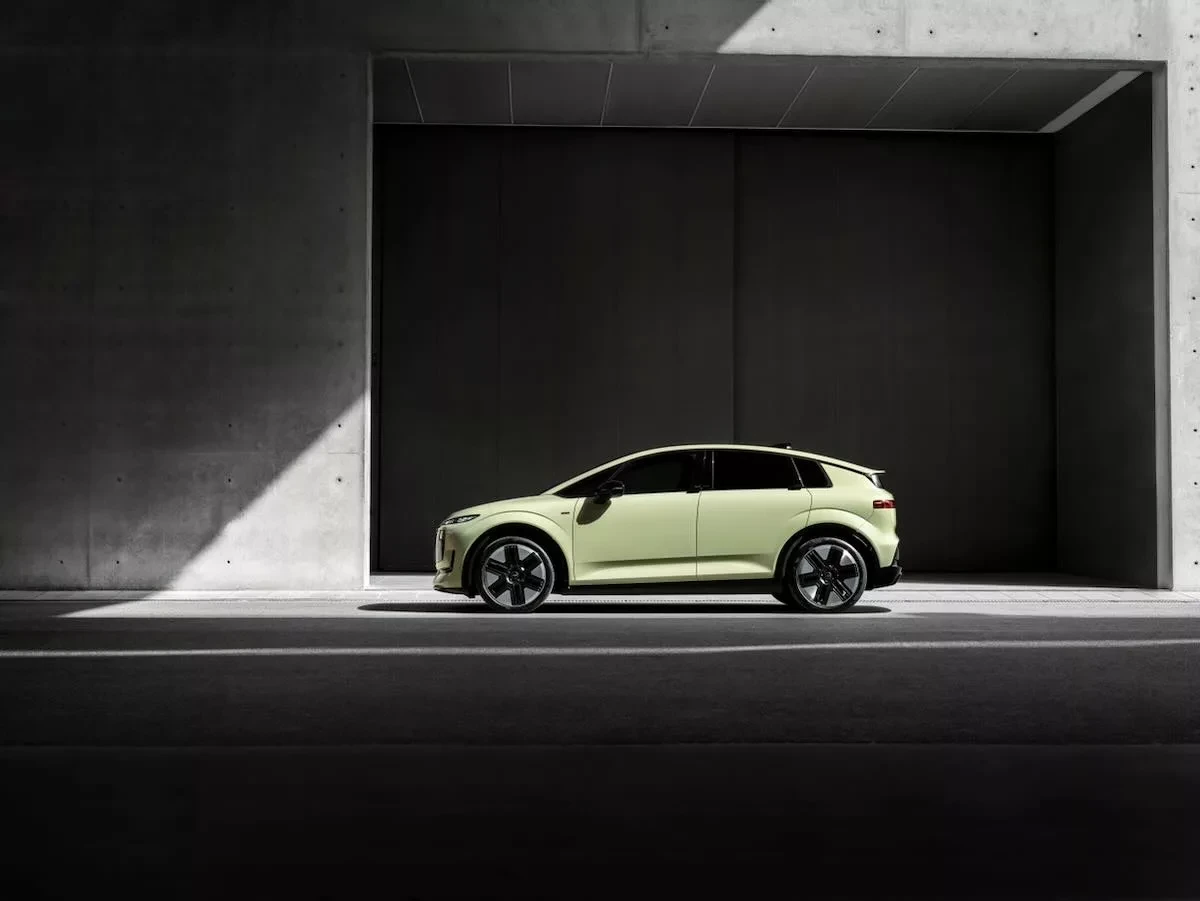 Audi A2 e-tron vert pistache