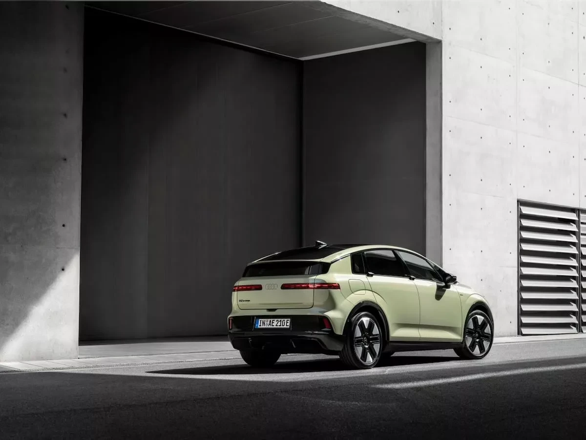 Audi A2 e-tron vert pistache