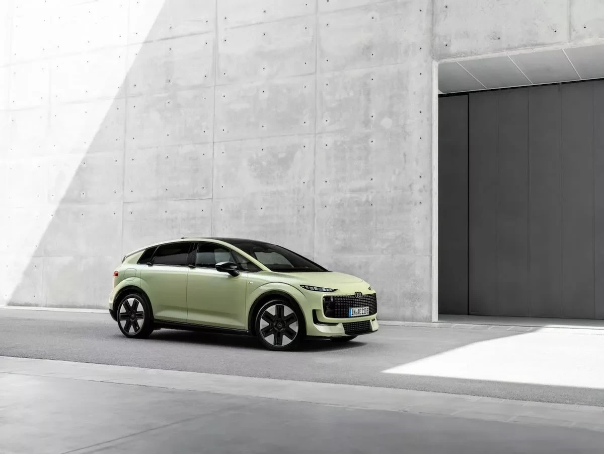 Audi A2 e-tron vert pistache