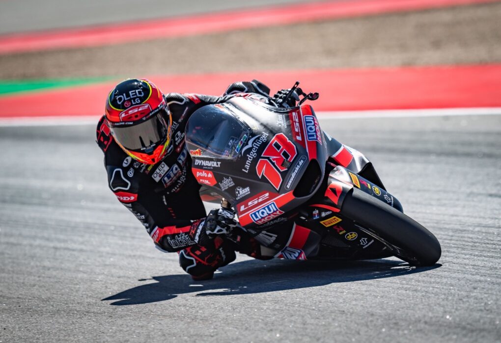 Senna Agius en piste pendant les qualifications Moto2 à Misano.
