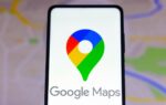 Un smartphone affichant les réglages de confidentialité et de localisation de Google Maps.