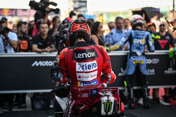 Marc Marquez au guidon de sa Ducati pendant le Sprint MotoGP disputé sur le circuit de Misano.