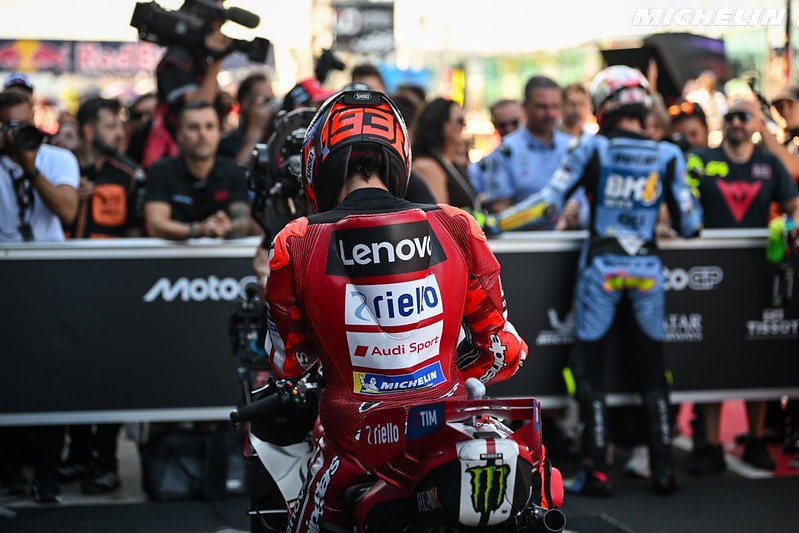 Marc Marquez au guidon de sa Ducati pendant le Sprint MotoGP disputé sur le circuit de Misano.