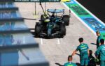Lance Stroll au volant de son Aston Martin de Formule 1 sur le circuit de Madrid.