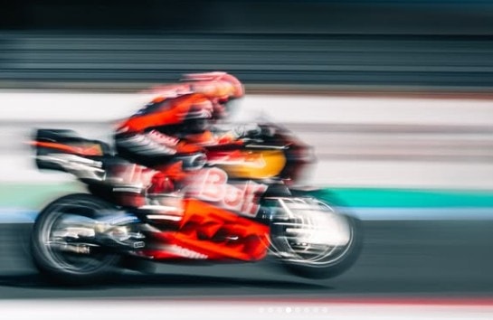 Une KTM RC16 de MotoGP en piste pendant la saison 2026.