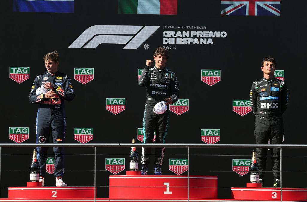 Andrea Kimi Antonelli au volant de sa Mercedes sur le circuit urbain de Madrid.