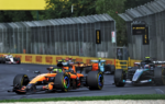 La McLaren MCL40 en piste avec son groupe propulseur Mercedes.