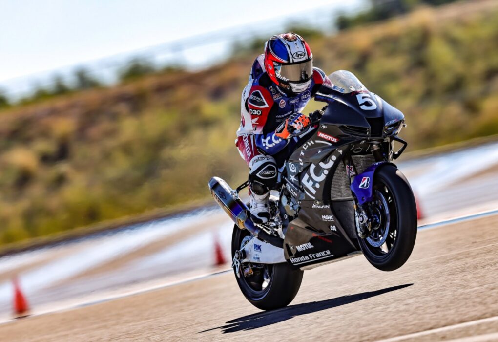 Des motos d’endurance engagées au Bol d’Or sur le Circuit Paul Ricard.