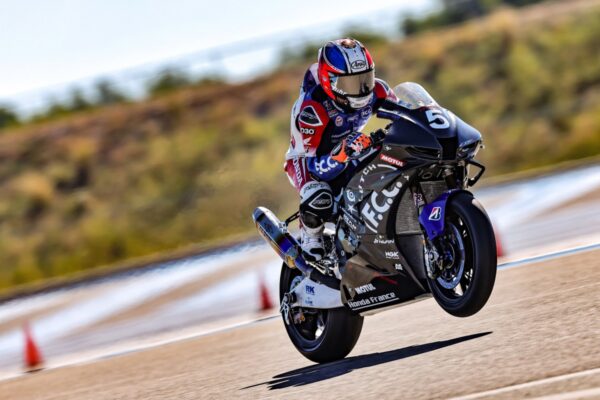 Des motos d’endurance engagées au Bol d’Or sur le Circuit Paul Ricard.
