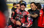 Marc Marquez au guidon de sa Ducati MotoGP pendant une séance sur circuit.