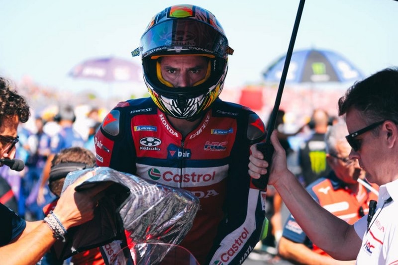 Joan Mir au guidon de la Honda RC213V lors d’un Grand Prix de MotoGP.