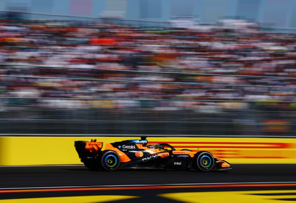 Oscar Piastri au volant de la McLaren MCL40 lors d’un Grand Prix de Formule 1.
