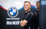 Miguel Oliveira et Danilo Petrucci dans le garage BMW Motorrad en WorldSBK à Magny-Cours.