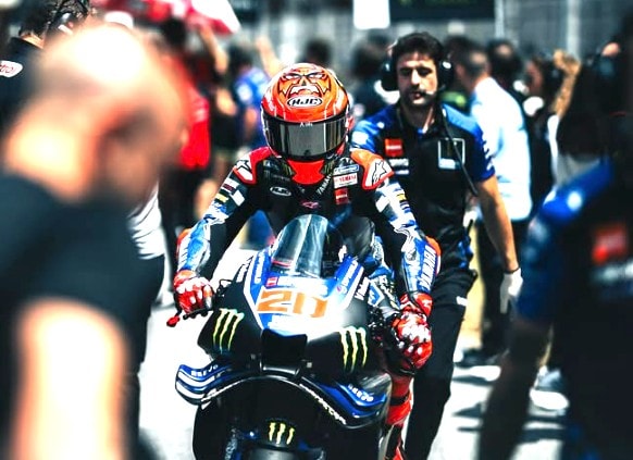 Fabio Quartararo dans le paddock MotoGP avant son passage de Yamaha à Honda.
