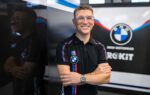 Christian Gonschor dans le garage BMW Motorrad lors du rendez-vous WorldSBK de Magny-Cours.