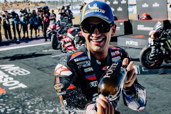 Jorge Martín au guidon de son Aprilia pendant un week-end de MotoGP.