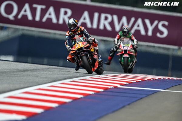 Pedro Acosta au guidon de sa KTM sur le circuit du Red Bull Ring en Autriche.