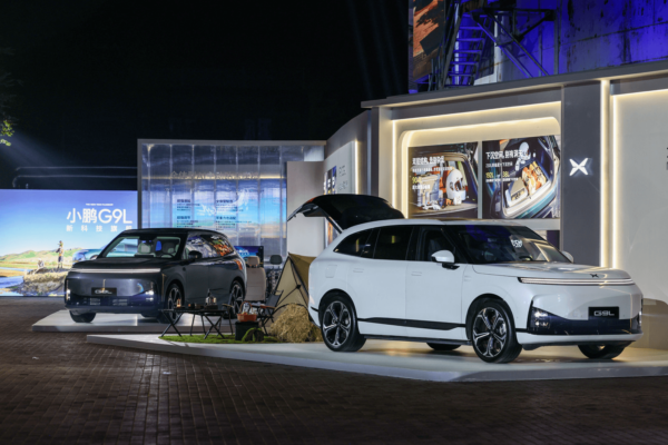 Le SUV Xpeng G9L lors de sa présentation à Pékin.