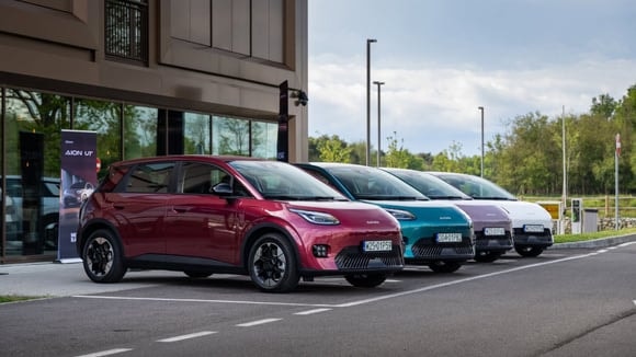 La berline compacte électrique Aion UT.