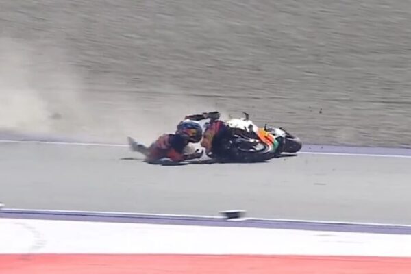 Pedro Acosta au guidon de sa moto pendant le Grand Prix d’Autriche MotoGP.